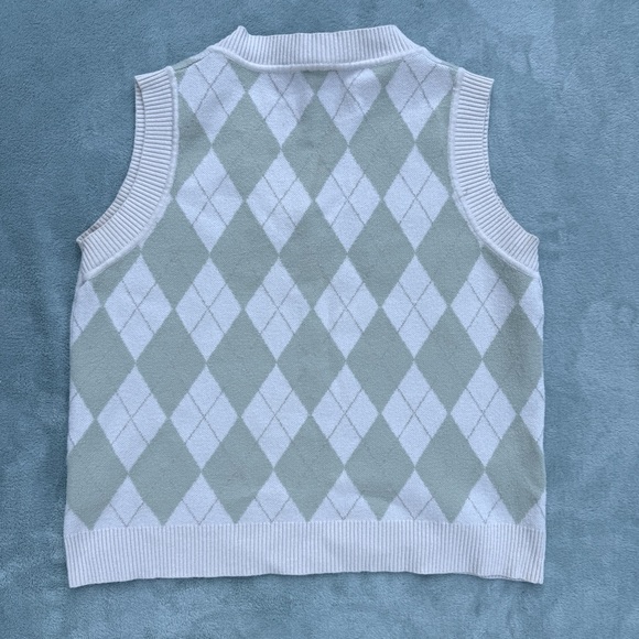Princess Polly crop argyle sweater vest - Picture 2 of 6